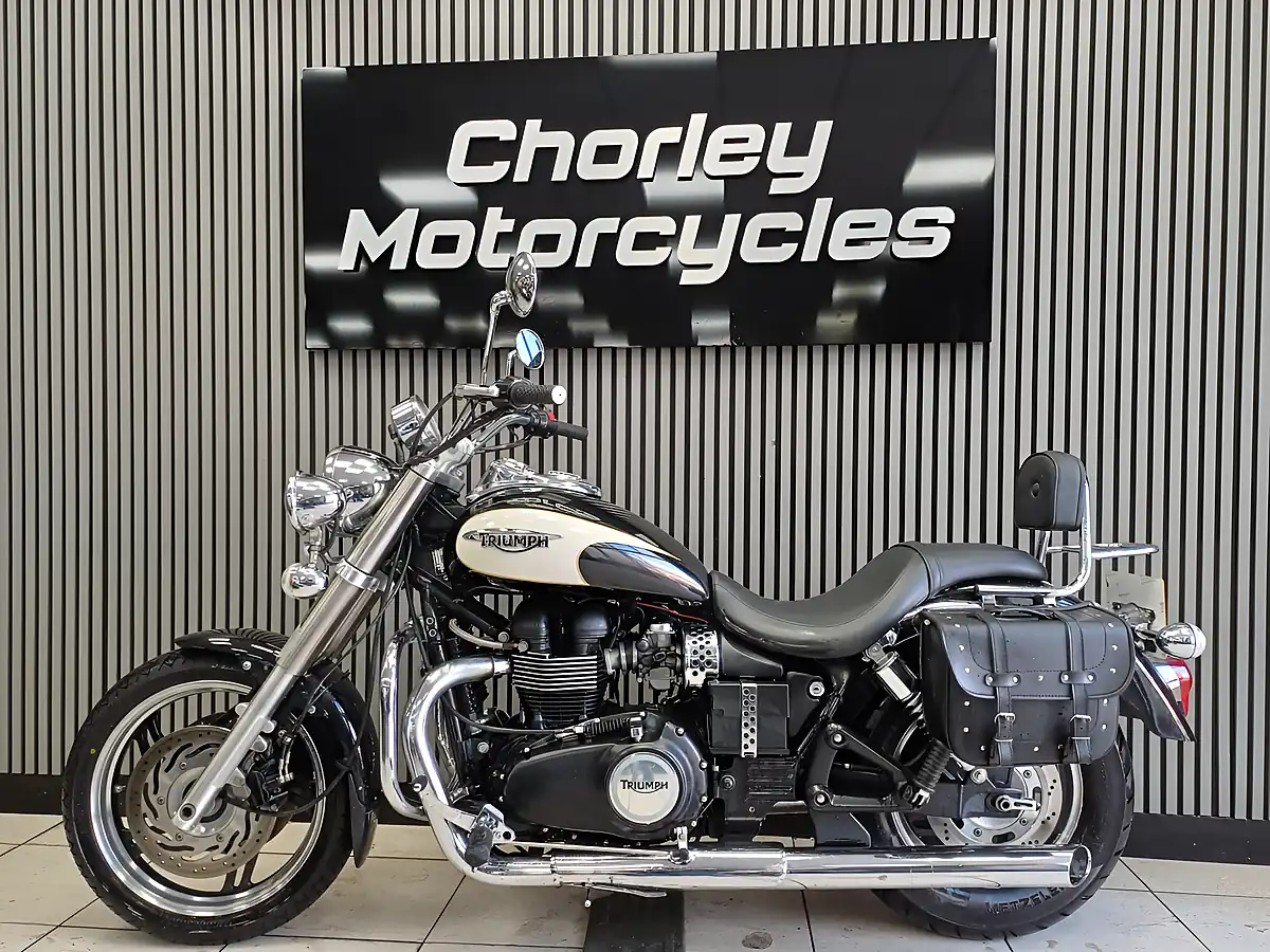 Used 2010 Triumph Speed Master Black/White - Interior and Exterior details 2