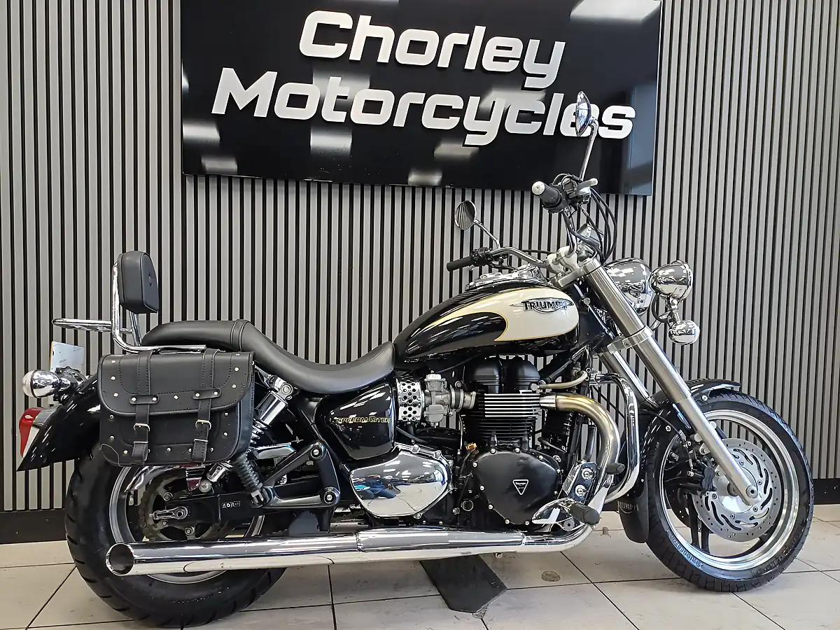 Used 2010 Triumph Speed Master Black/White - Interior and Exterior details 6