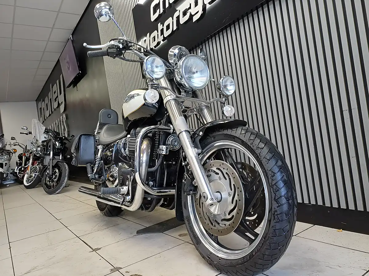 Used 2010 Triumph Speed Master Black/White - Interior and Exterior details 8