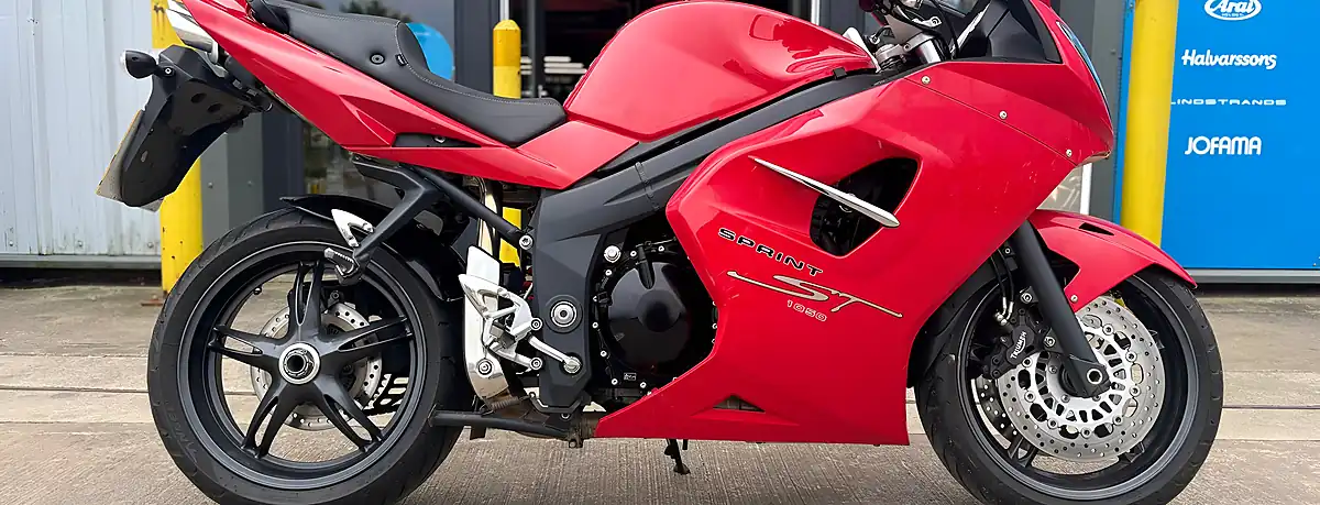 Used 2010 Triumph Sprint ST - Front View