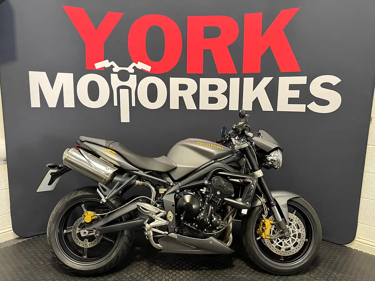 Used 2010 Triumph Street Triple 675 - Front View