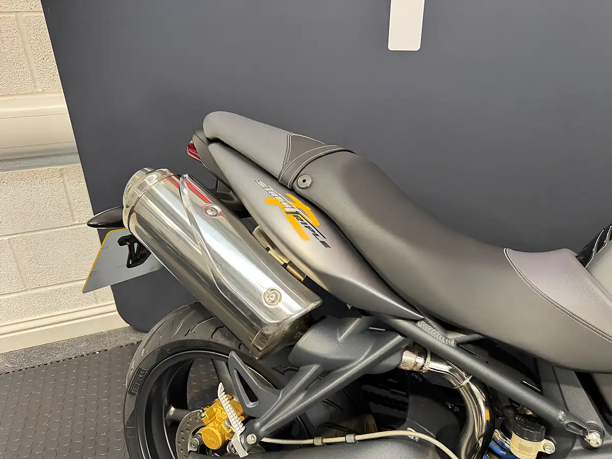 Used 2010 Triumph Street Triple 675 - Interior and Exterior details 11