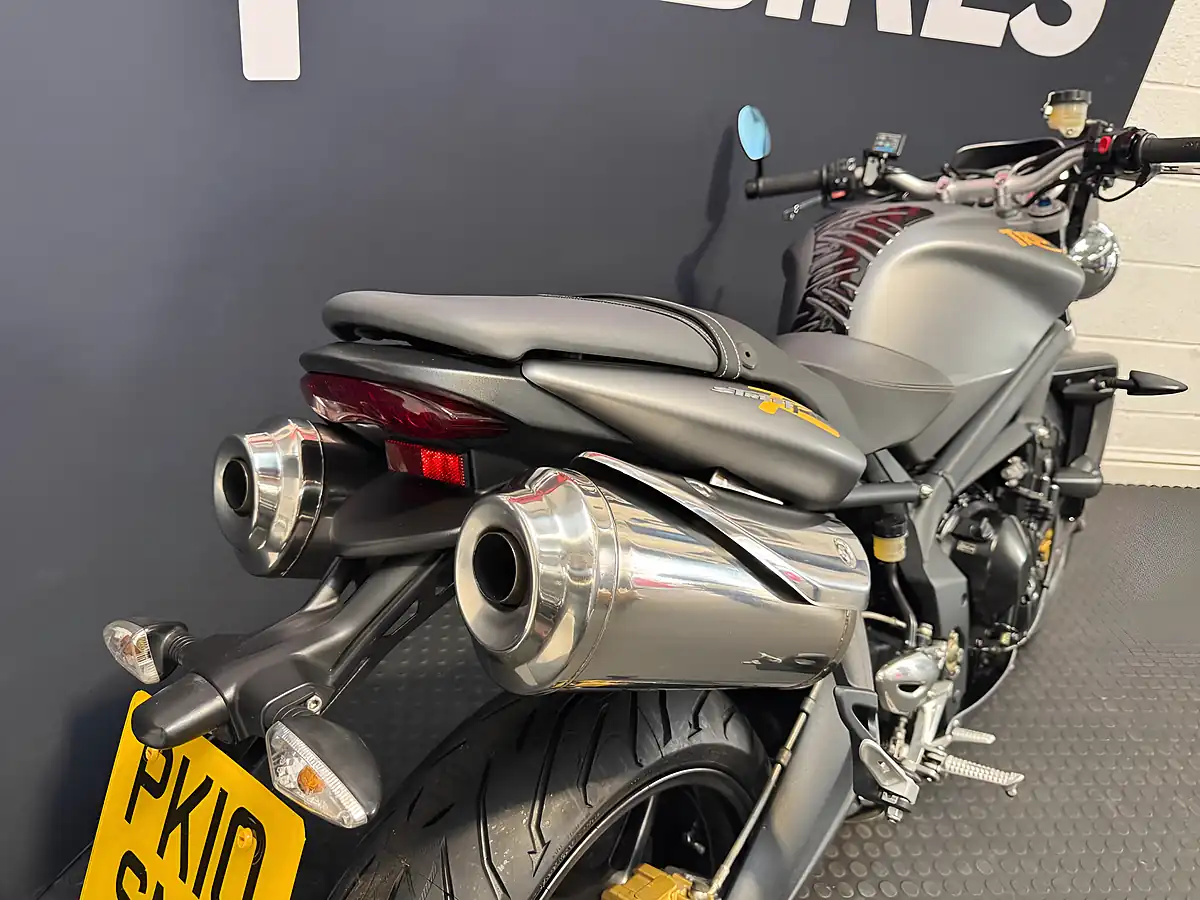 Used 2010 Triumph Street Triple 675 - Interior and Exterior details 12