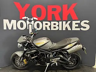 Used 2010 Triumph Street Triple 675 - Interior and Exterior details 2