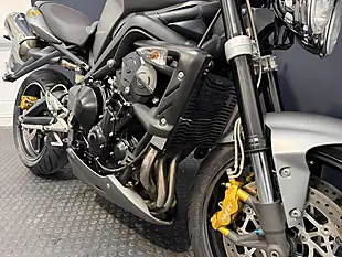 Used 2010 Triumph Street Triple 675 - Interior and Exterior details 8
