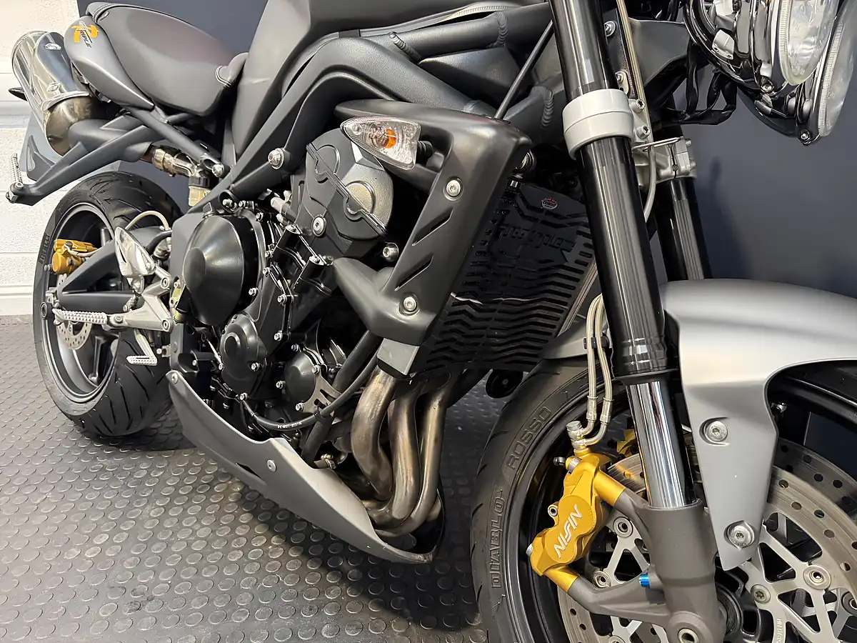 Used 2010 Triumph Street Triple 675 - Interior and Exterior details 8