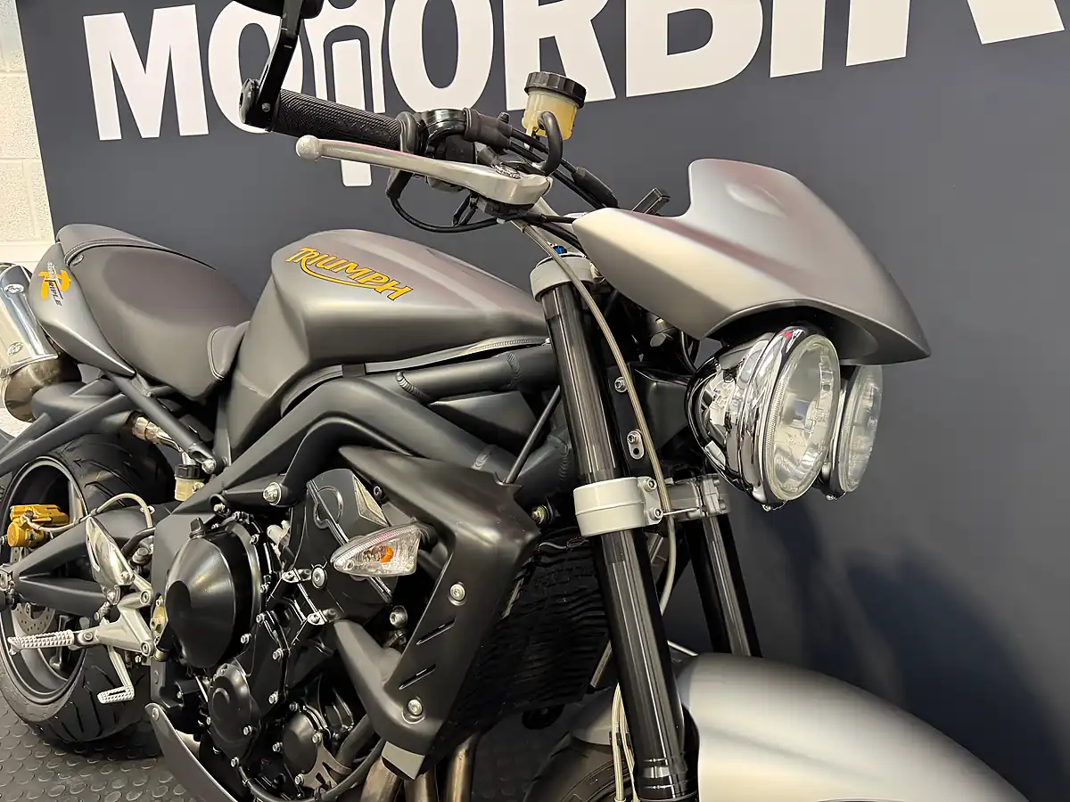 Used 2010 Triumph Street Triple 675 - Interior and Exterior details 9
