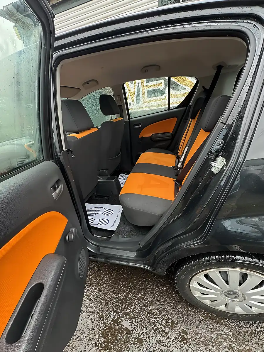 Used 2010 Vauxhall Agila - Interior and Exterior details 6