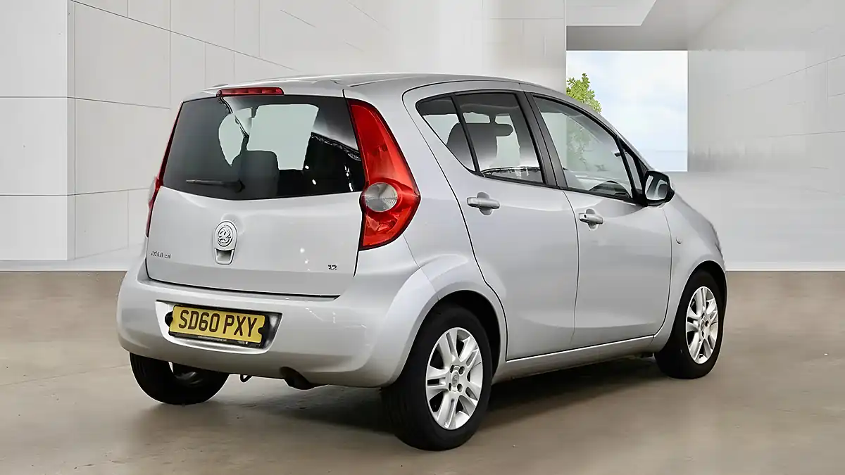 Used 2010 Vauxhall Agila S Silver - Interior and Exterior details 8