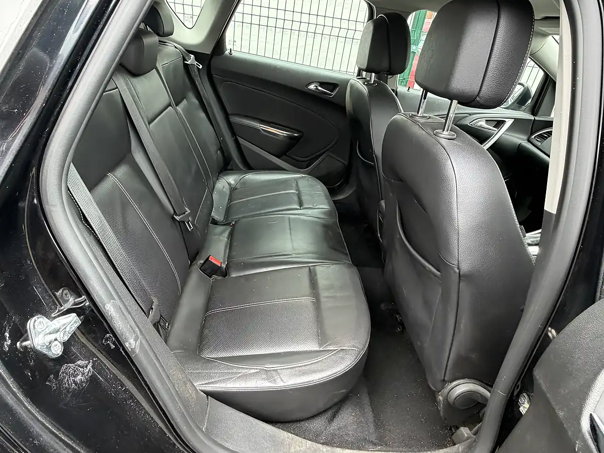 Used 2010 Vauxhall Astra Elite Black - Interior and Exterior details 3