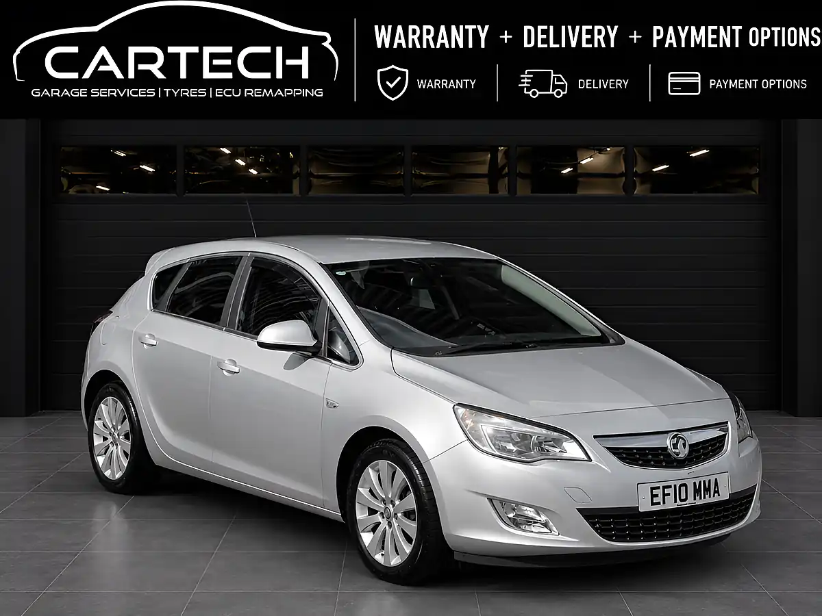 Used 2010 Vauxhall Astra Elite Silver - Front View