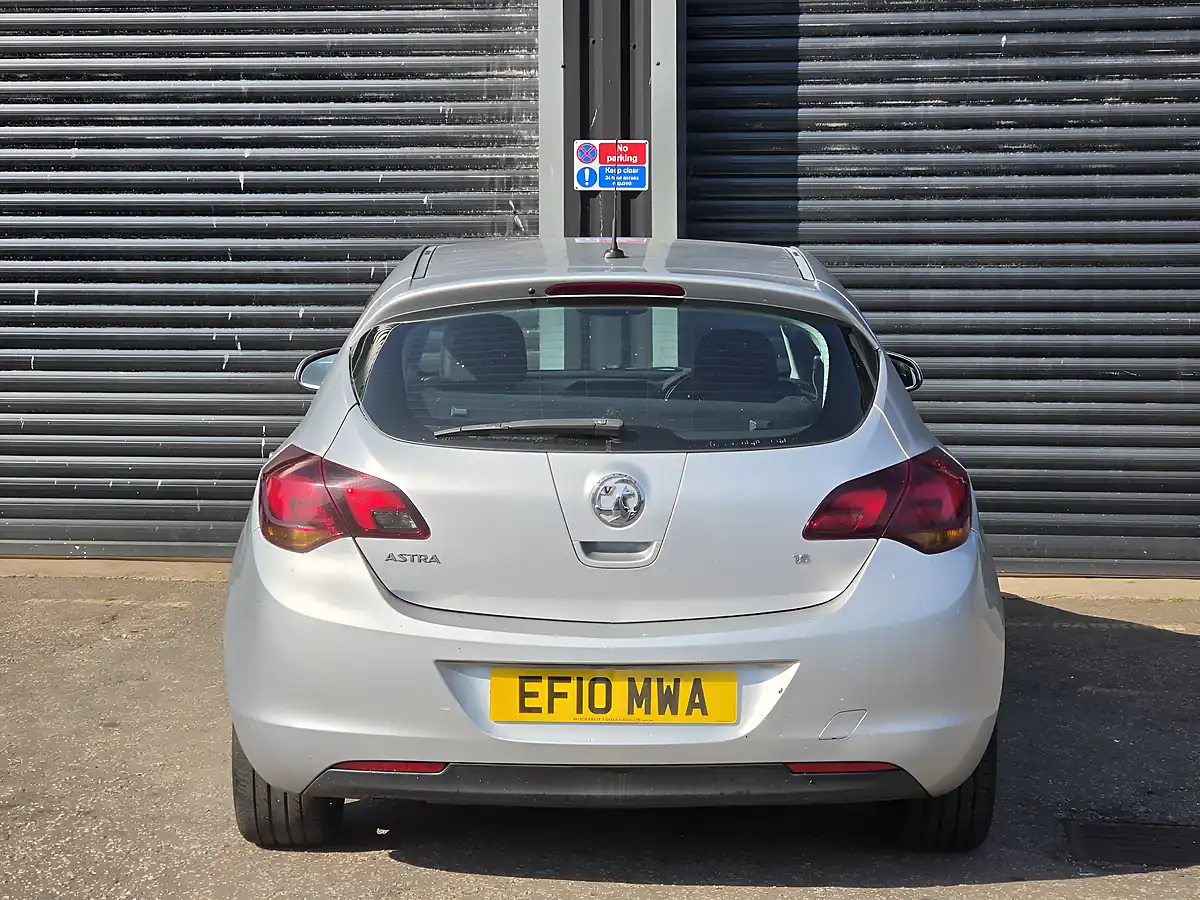 Used 2010 Vauxhall Astra Elite Silver - Interior and Exterior details 14