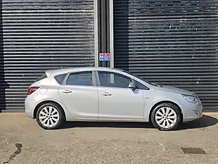 Used 2010 Vauxhall Astra Elite Silver - Interior and Exterior details 7