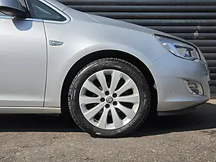 Used 2010 Vauxhall Astra Elite Silver - Interior and Exterior details 8