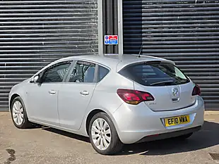 Used 2010 Vauxhall Astra Elite Silver - Interior and Exterior details 9