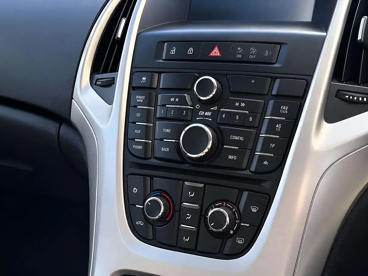 Used 2010 Vauxhall Astra Exclusiv Blue - Interior and Exterior details 12