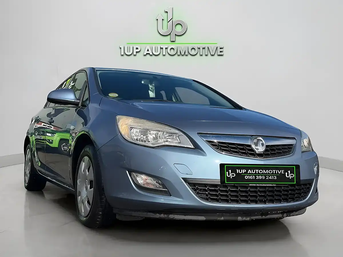Used 2010 Vauxhall Astra Exclusiv Blue - Interior and Exterior details 2