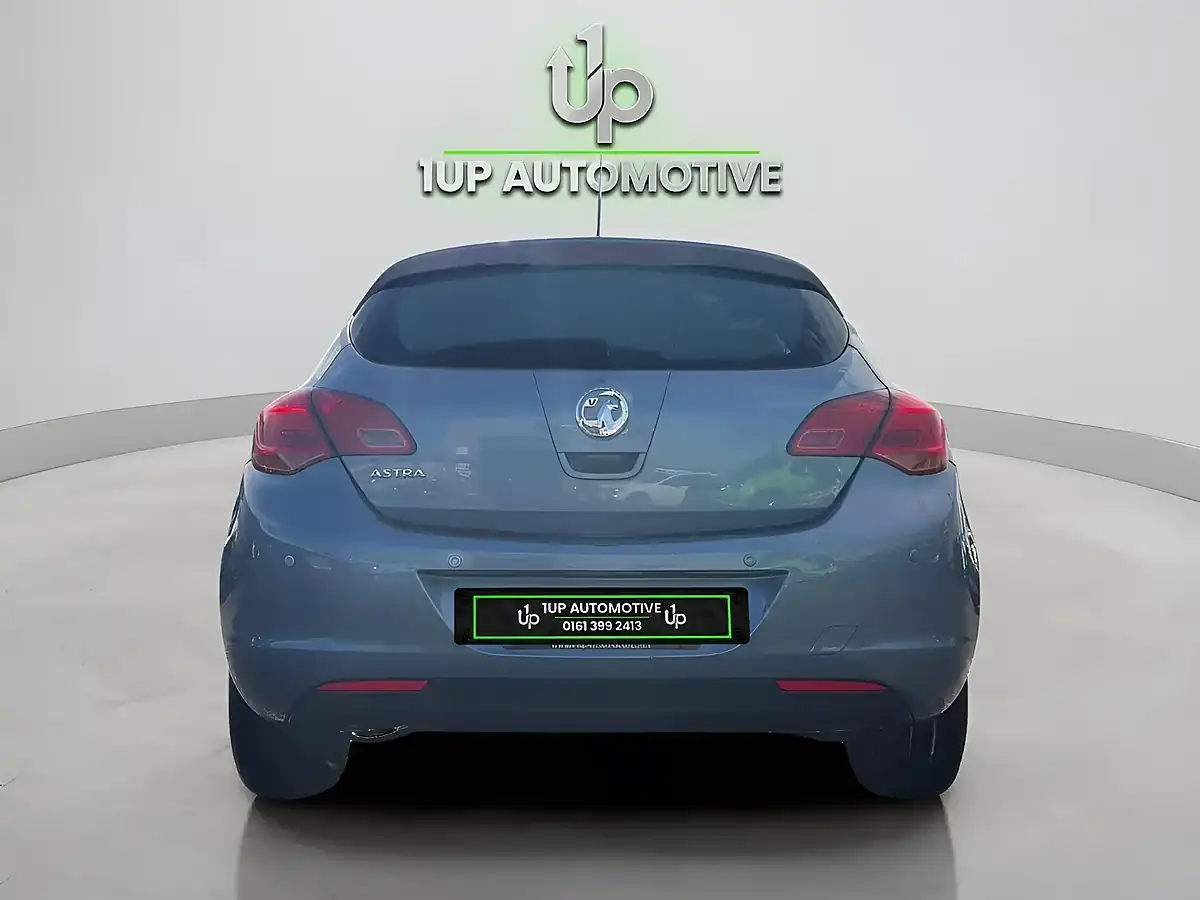 Used 2010 Vauxhall Astra Exclusiv Blue - Interior and Exterior details 3
