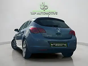 Used 2010 Vauxhall Astra Exclusiv Blue - Interior and Exterior details 6