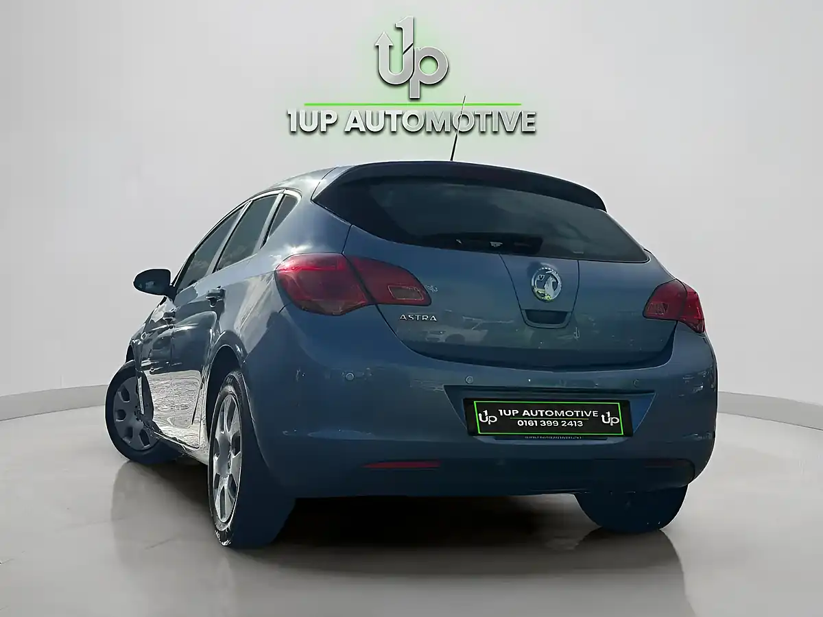 Used 2010 Vauxhall Astra Exclusiv Blue - Interior and Exterior details 6