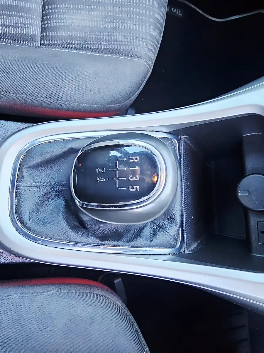 Used 2010 Vauxhall Astra Exclusiv Silver - Interior and Exterior details 10