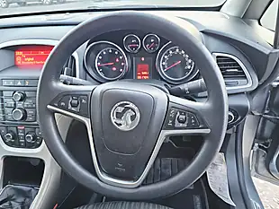 Used 2010 Vauxhall Astra Exclusiv Silver - Interior and Exterior details 13