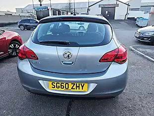 Used 2010 Vauxhall Astra Exclusiv Silver - Interior and Exterior details 4