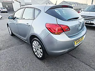 Used 2010 Vauxhall Astra Exclusiv Silver - Interior and Exterior details 5