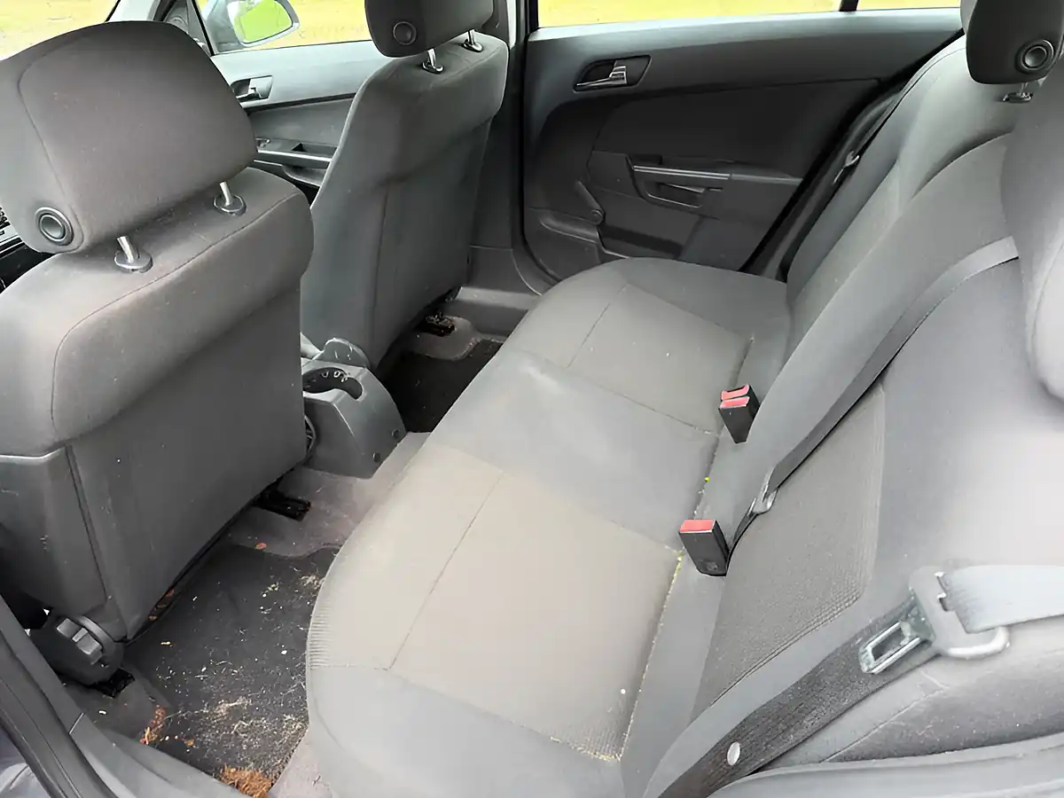 Used 2010 Vauxhall Astra Life Metro Blue - Interior and Exterior details 10