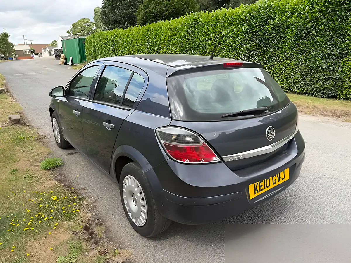 Used 2010 Vauxhall Astra Life Metro Blue - Interior and Exterior details 6