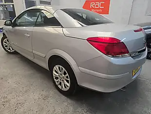 Used 2010 Vauxhall Astra Sport Twin Top Silver - Interior and Exterior details 11