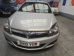 Used 2010 Vauxhall Astra Sport Twin Top Silver - Interior and Exterior details 8