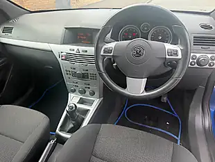 Used 2010 Vauxhall Astra Sri Blue - Interior and Exterior details 15