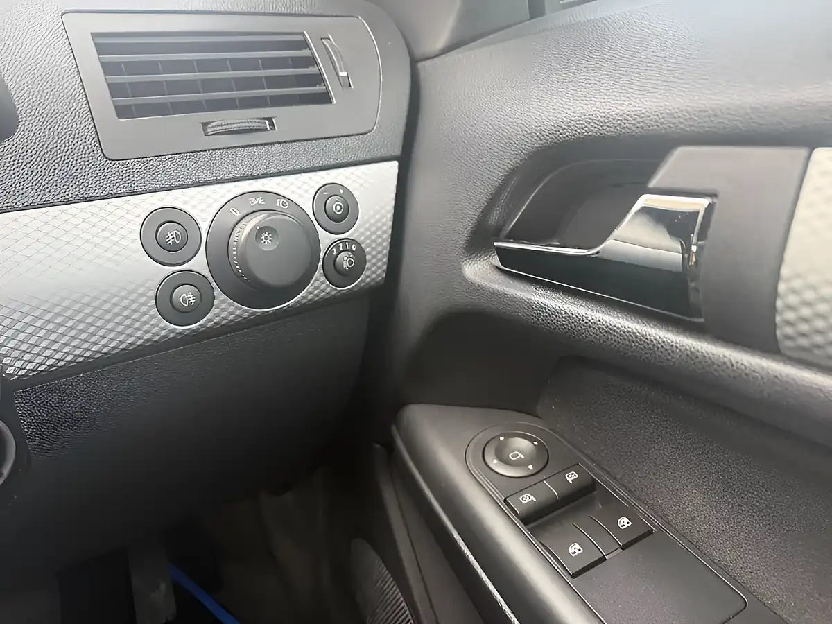 Used 2010 Vauxhall Astra Sri Blue - Interior and Exterior details 18