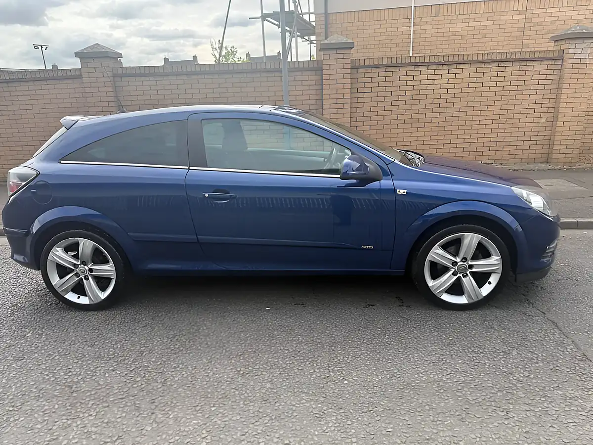 Used 2010 Vauxhall Astra Sri Blue - Interior and Exterior details 2
