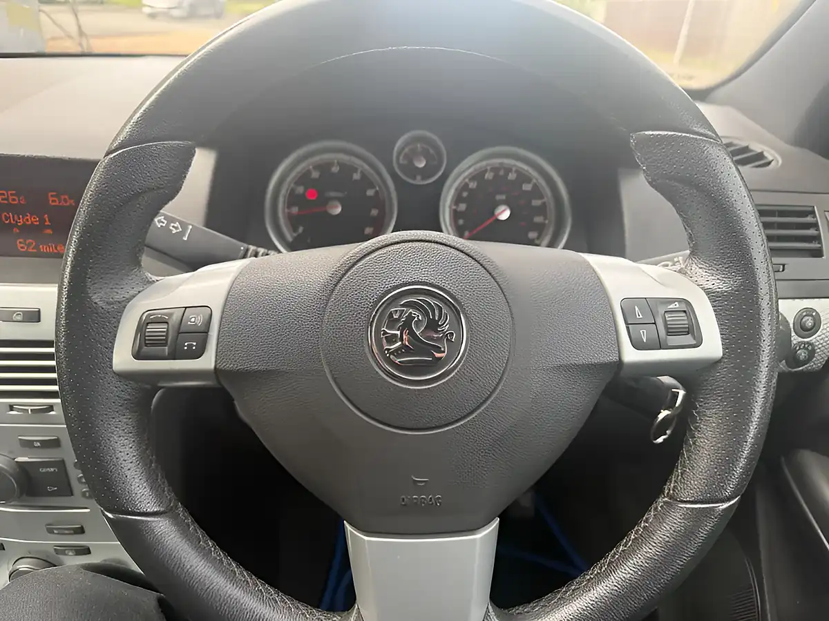 Used 2010 Vauxhall Astra Sri Blue - Interior and Exterior details 20