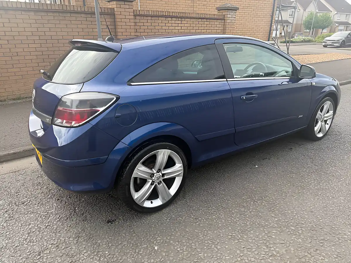 Used 2010 Vauxhall Astra Sri Blue - Interior and Exterior details 3