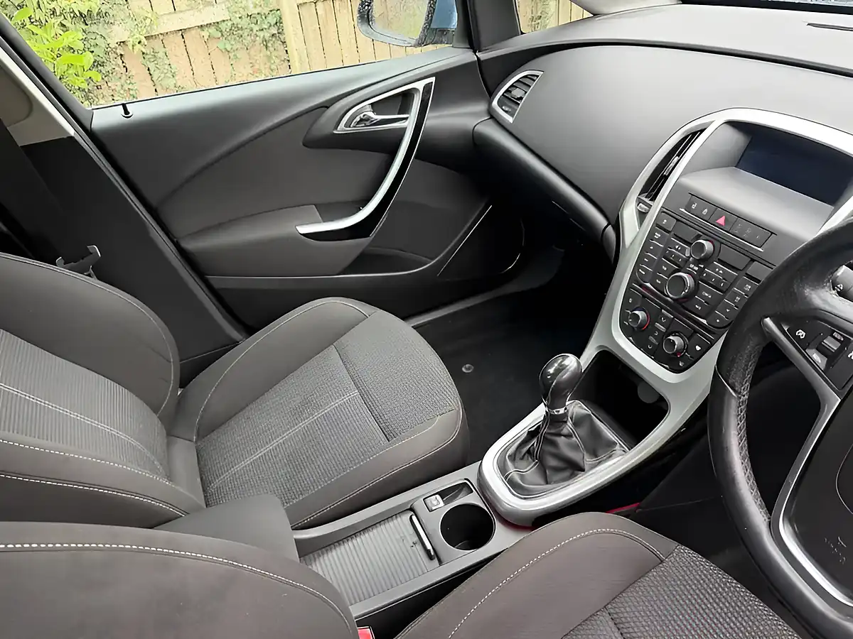 Used 2010 Vauxhall Astra Sri Light Blue - Interior and Exterior details 15