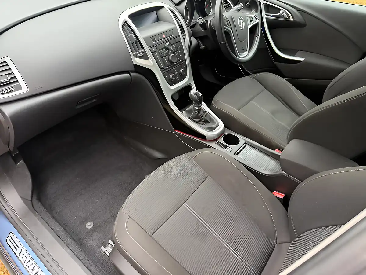 Used 2010 Vauxhall Astra Sri Light Blue - Interior and Exterior details 17