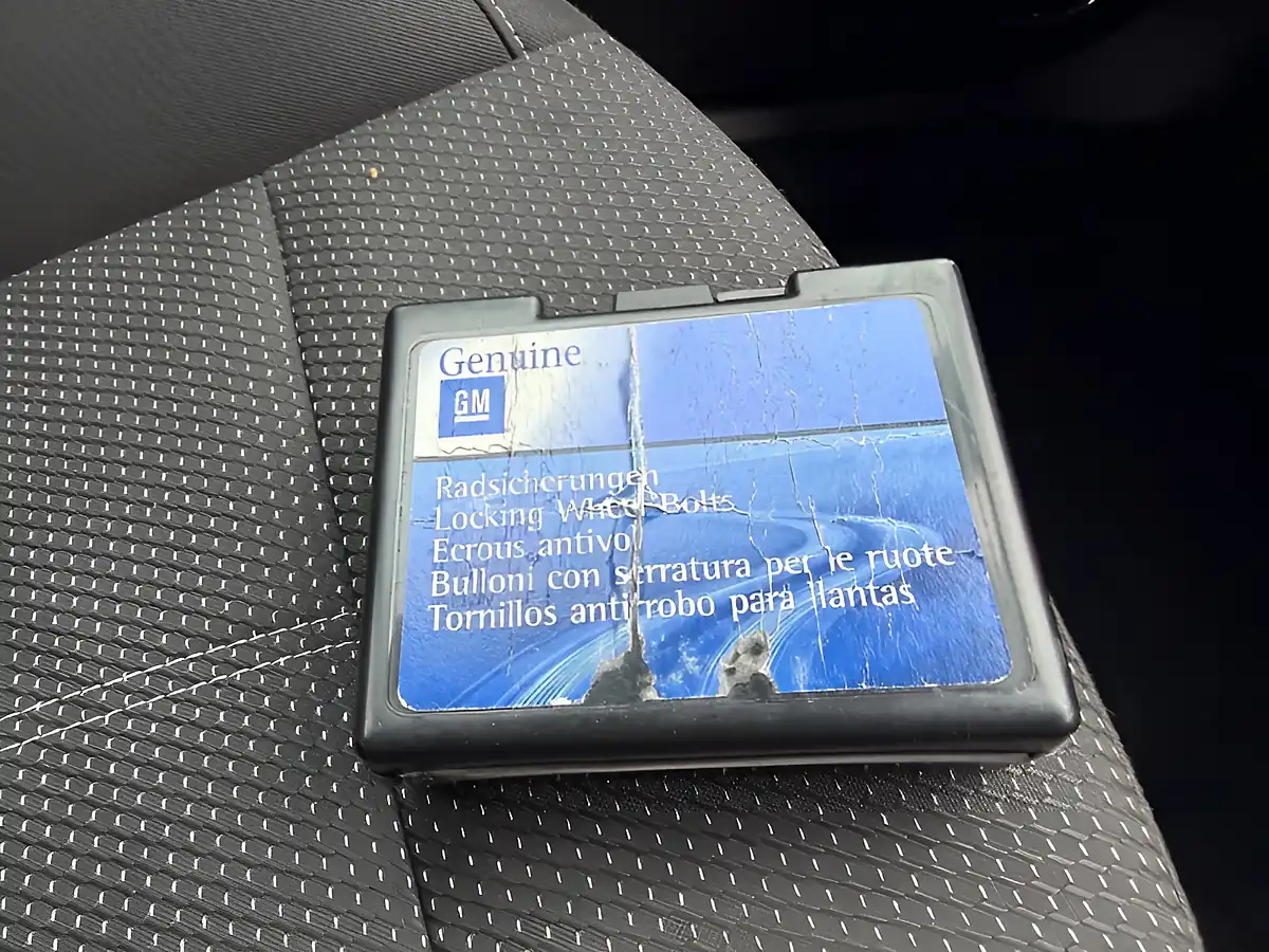 Used 2010 Vauxhall Astra Sri Light Blue - Interior and Exterior details 18