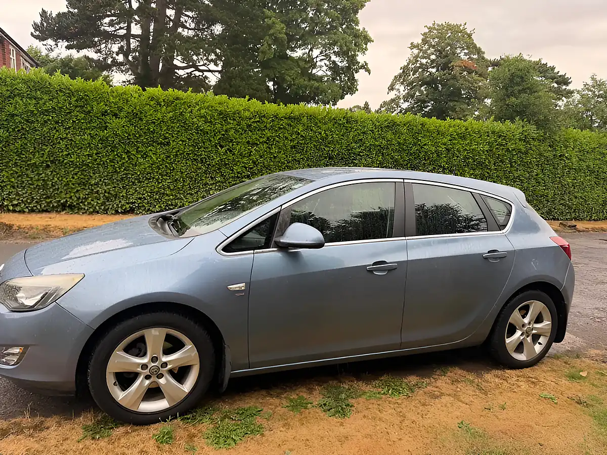 Used 2010 Vauxhall Astra Sri Light Blue - Interior and Exterior details 8