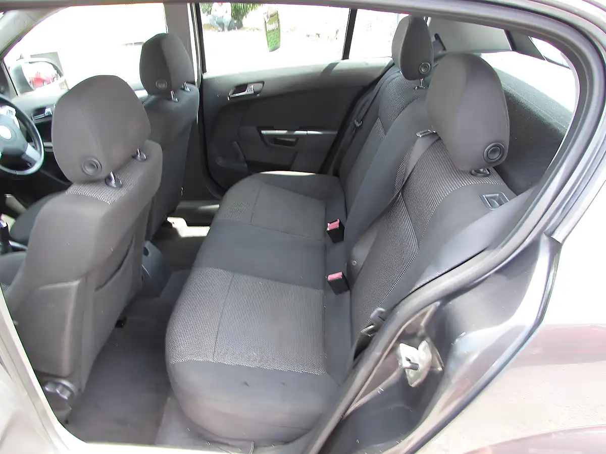 Used 2010 Vauxhall Astra Sxi Grey - Interior and Exterior details 10