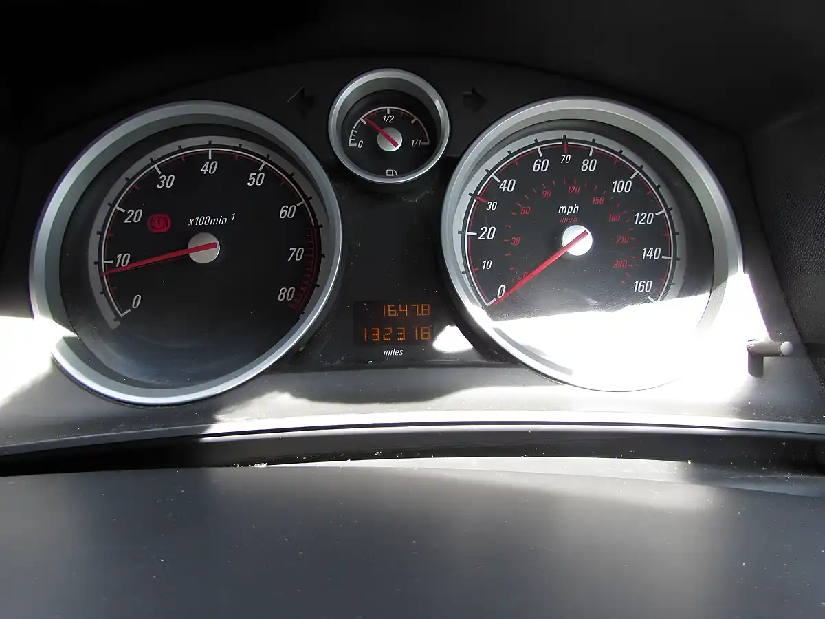 Used 2010 Vauxhall Astra Sxi Grey - Interior and Exterior details 12