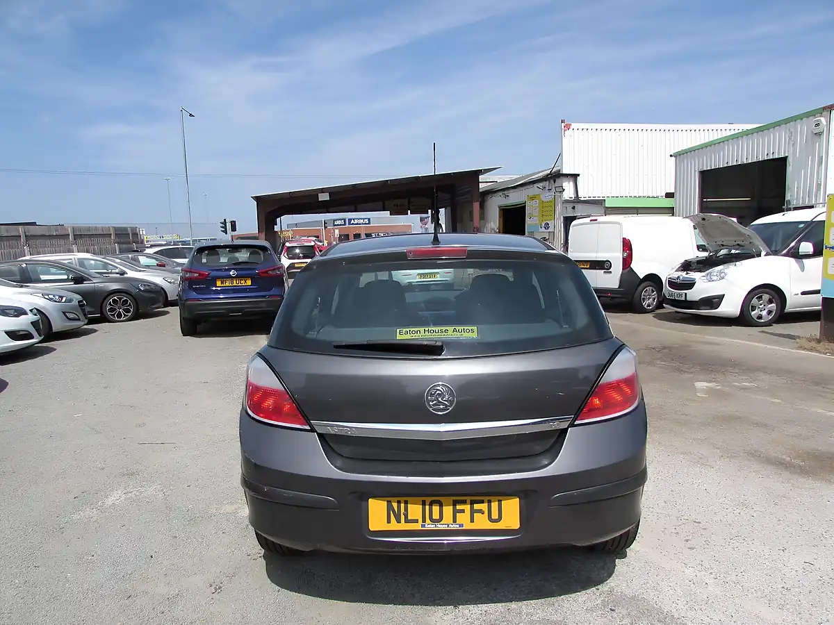 Used 2010 Vauxhall Astra Sxi Grey - Interior and Exterior details 6