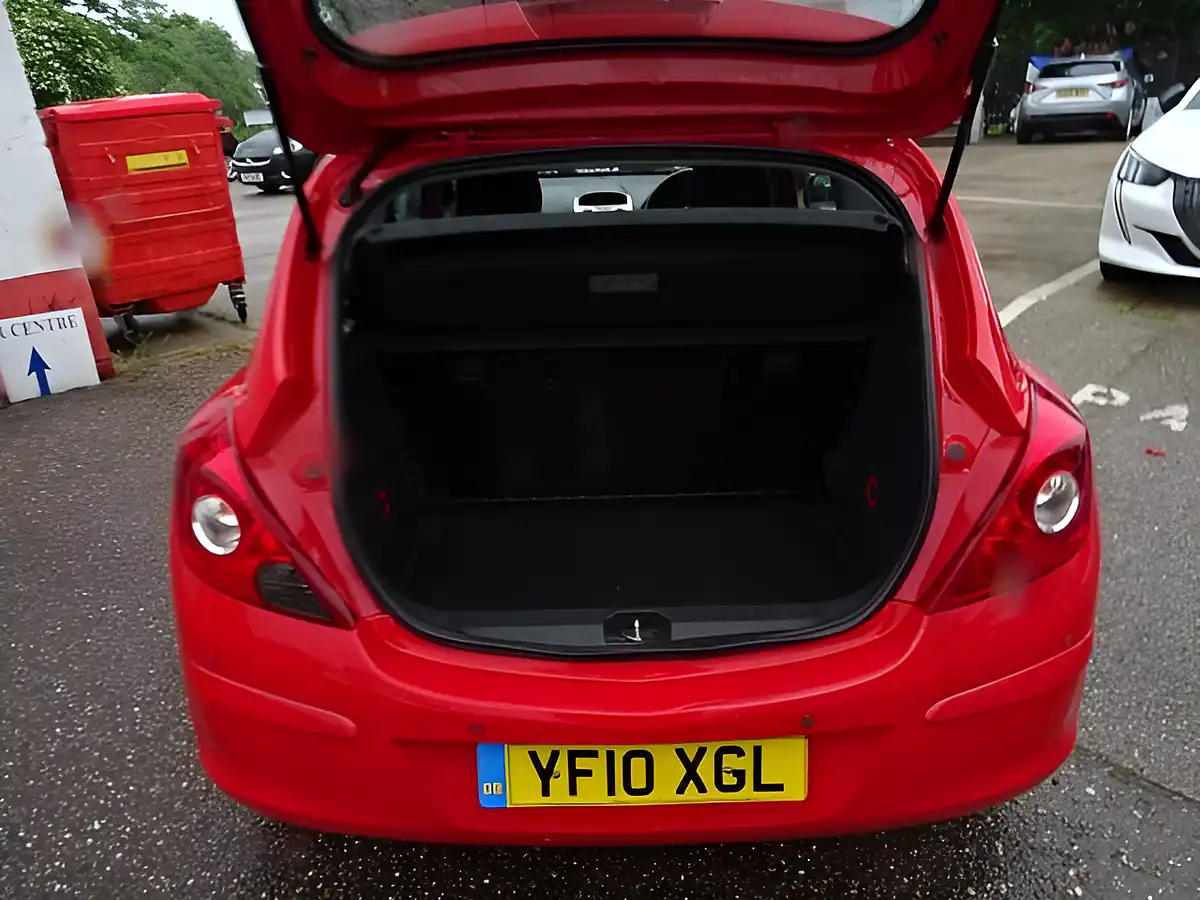 Used 2010 Vauxhall Corsa Energy Red - Interior and Exterior details 8
