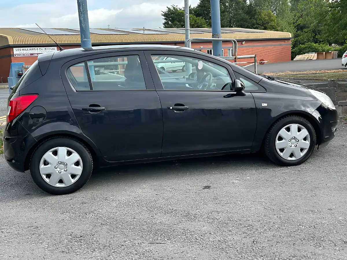 Used 2010 Vauxhall Corsa Exclusiv Black - Interior and Exterior details 6