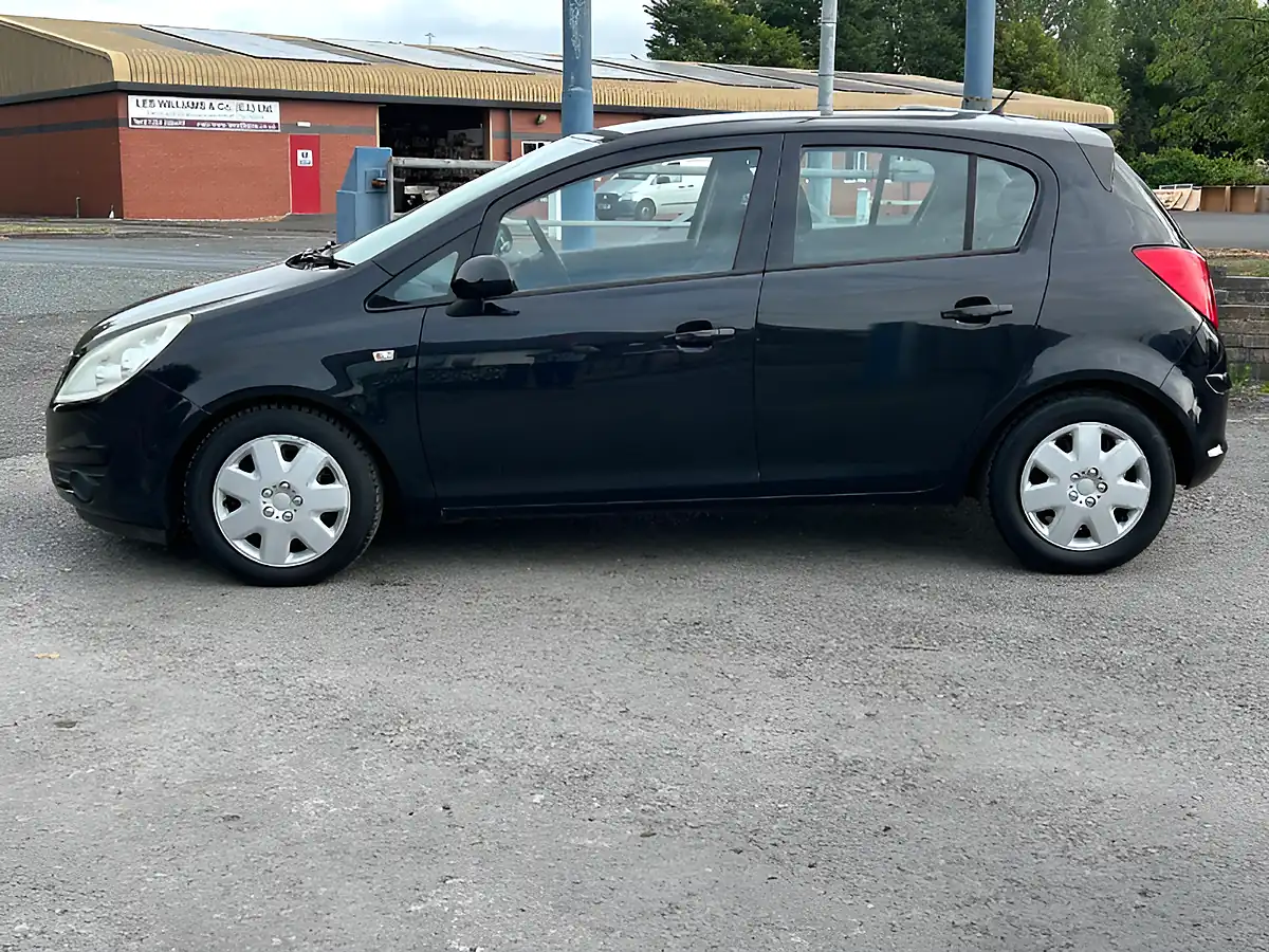 Used 2010 Vauxhall Corsa Exclusiv Black - Interior and Exterior details 7