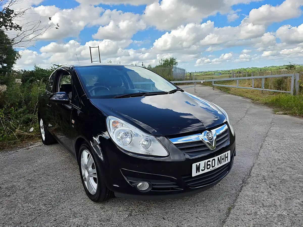 Used 2010 Vauxhall Corsa Se Black - Front View