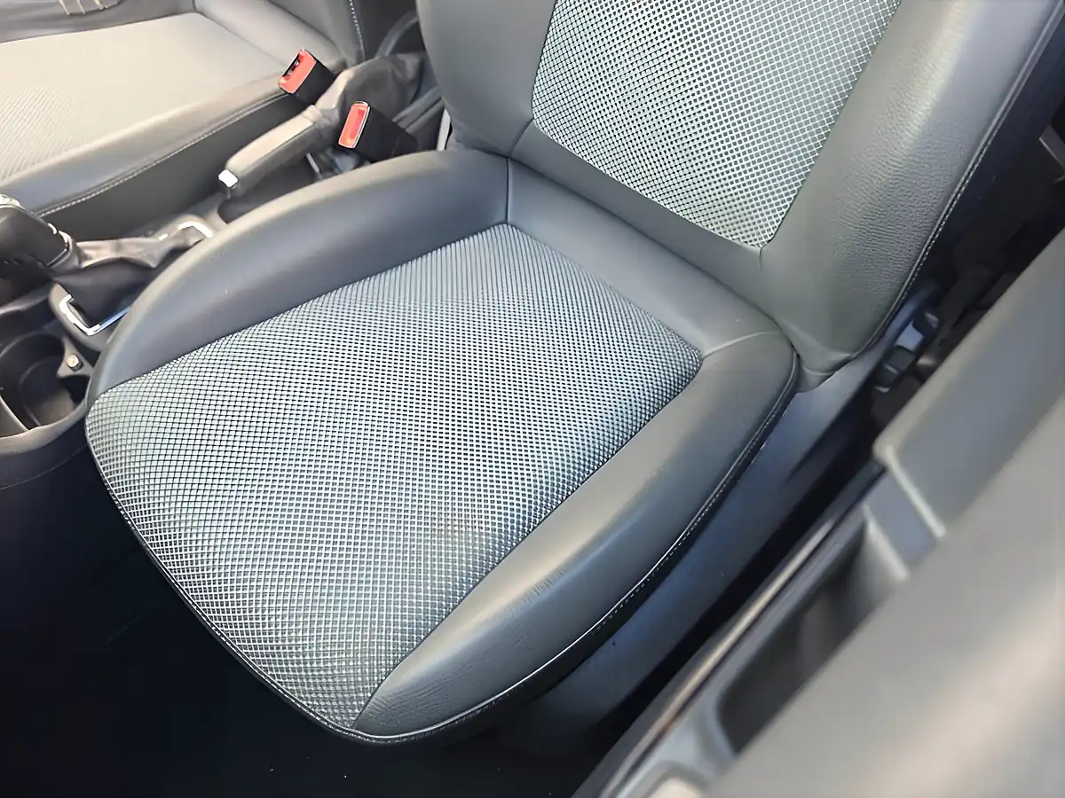Used 2010 Vauxhall Corsa Se Black - Interior and Exterior details 13