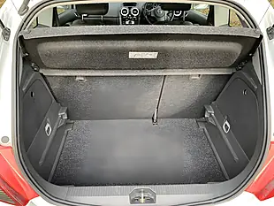 Used 2010 Vauxhall Corsa Se Silver - Interior and Exterior details 10